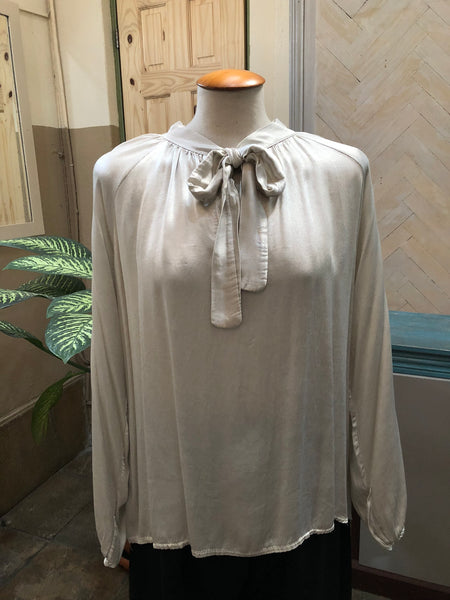 Blusa 1946 gris satinado