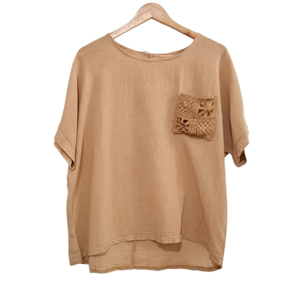 CAMISETA CAFE  BOLSO TEJIDO  90505