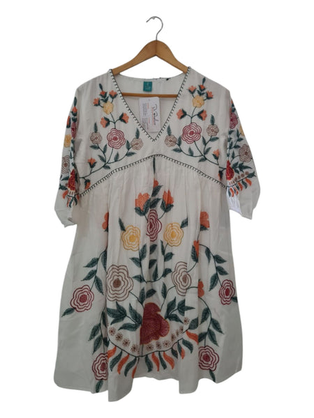 VESTIDO CORTO BORDADO BV76