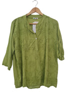BLUSA BORDADA VERDE 23003