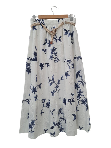 FALDA  ESTAMPADA BORDADA  595