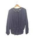 BLUSA BORDADO CON NUDO 30967 (OLIVO. MOSTAZA, AZUL, GRIS, CORINTA)